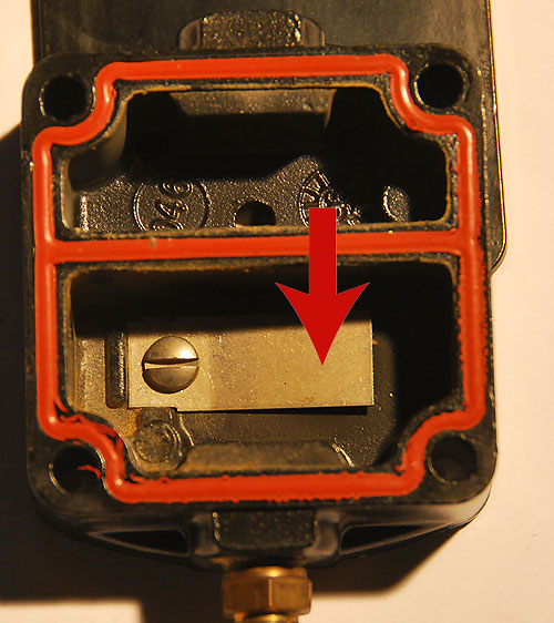 P38 EAS compressor cylinder head seal