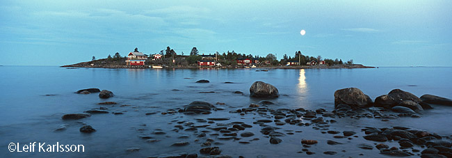 Xpan panorama image, Lillhadding moonlight and stones